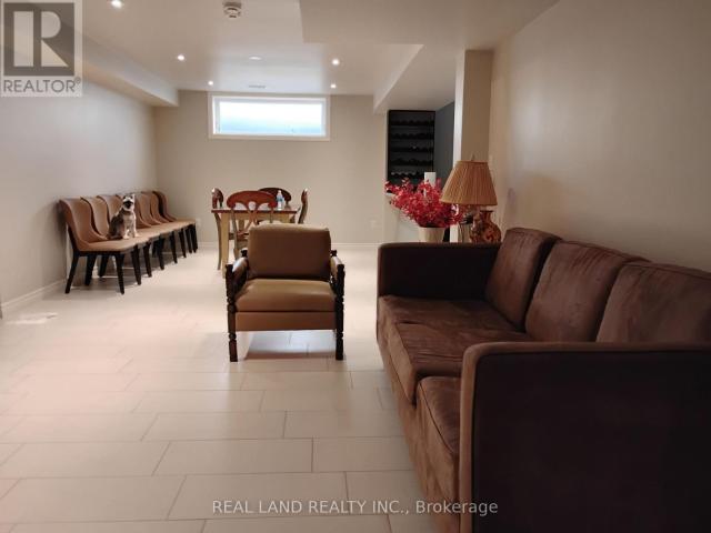 apartment at 190 HILLSVIEW BASEMENT DRIVE N, Richmond Hill, Ontario, L4C1T2