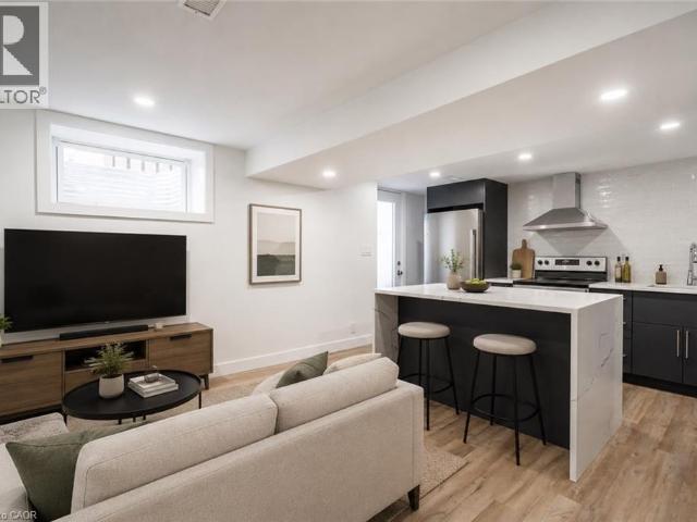 apartment at 19 MUNN Street Unit# 2