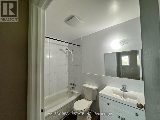 apartment at 1 9 LOWNDES AVENUE, Georgina, Ontario, L4P3T1
