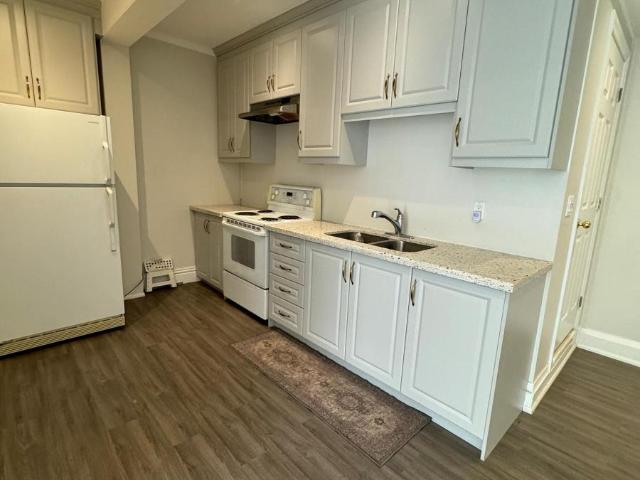 apartment at 1 – 118 MAIN STREET E