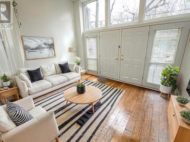 apartment at 1 227 BEVERLEY STREET, Toronto, Ontario, M5T1Z4