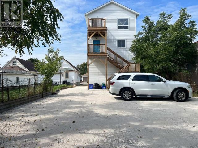 apartment at 2 2 PATRICIA STREET, Thorold, Ontario, L2V3V7
