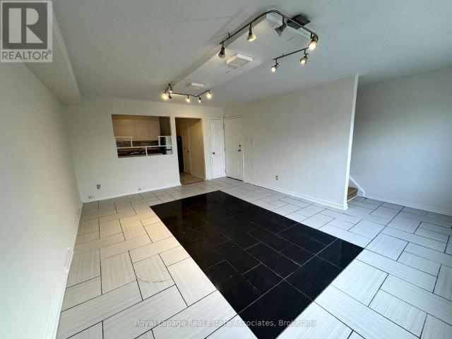 apartment at 1 3071 HURONTARIO STREET, Mississauga, Ontario, L5A4E4