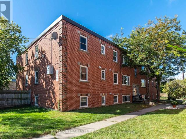 apartment at 1 3 APPLEWOOD AVENUE, Hamilton, Ontario, L8G3S4