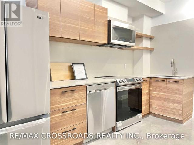 apartment at 1B 3333 DUNDAS STREET W, Toronto, Ontario, M6P2A6