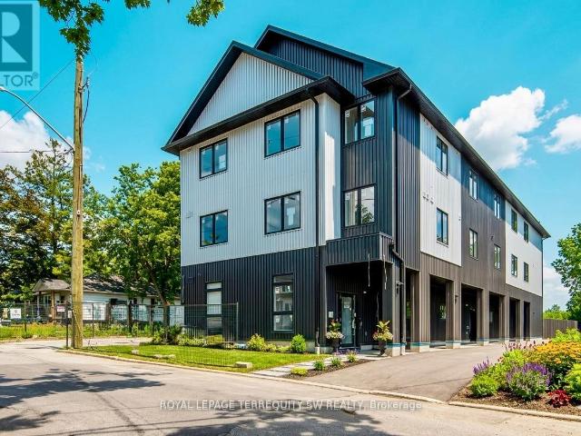 apartment at 204 145 CLAPPERTON STREET, Barrie, Ontario, L4M3G3