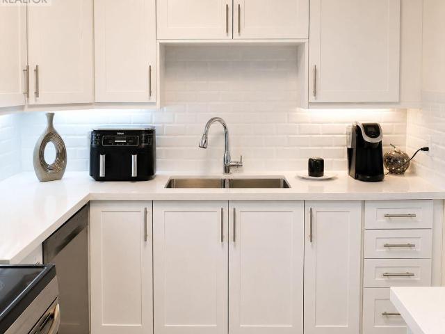 apartment at 205 895 KENNEDY ROAD, Toronto, Ontario, M1K2E9
