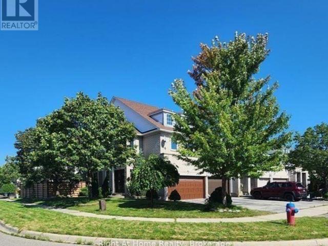 apartment at 2070 WHITE DOVE CIRCLE, Oakville, Ontario, L6M3R7