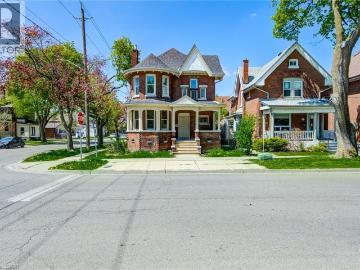 Brantford Town, Ontario - Terrace