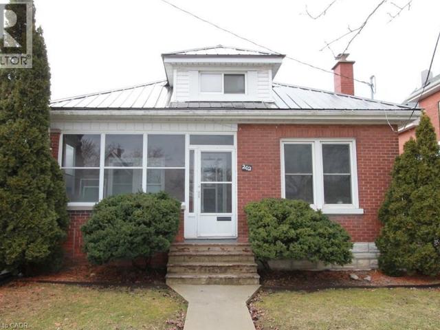 apartment at 202 COLBORNE Street W