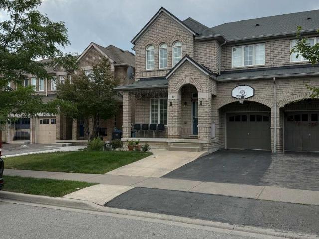 apartment at 20 COUNTRY RIDGE COURT, Brampton, Ontario, L6P3S2