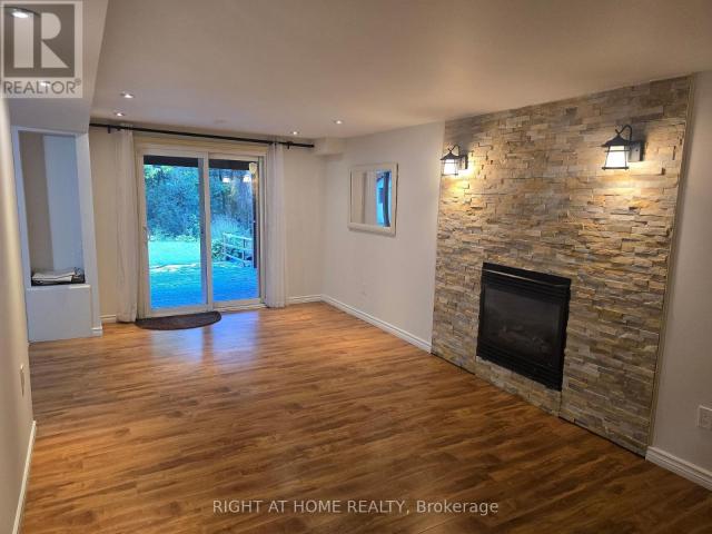 apartment at 20 LIPPINCOTT COURT, Richmond Hill, Ontario, L4C7M4