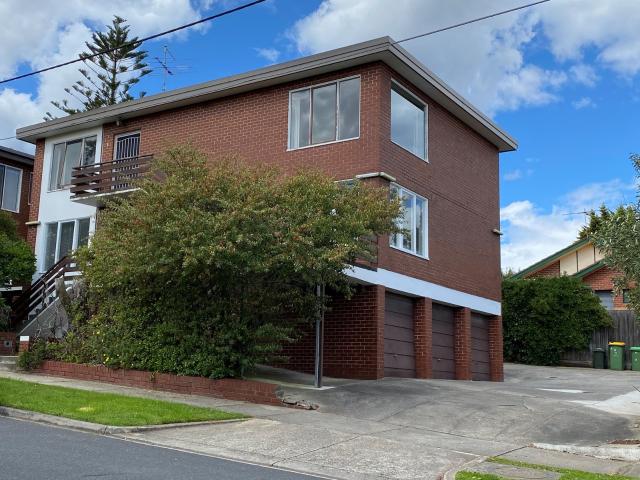 apartment at 2/17 Forster Street, Ivanhoe