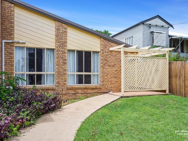 apartment at 2/194 North Street, West Rockhampton