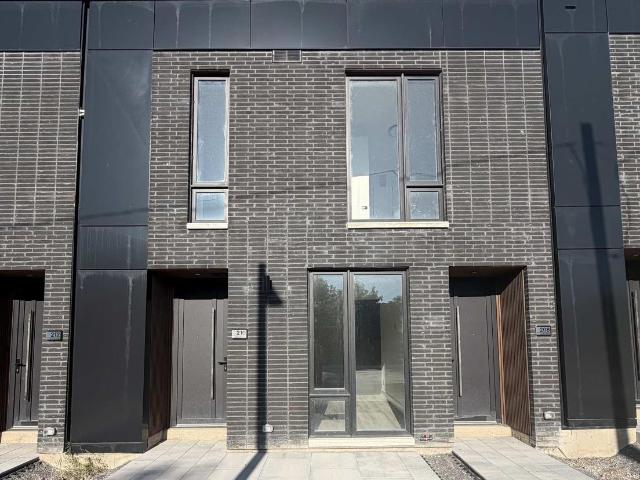 apartment at 210 ELLIS AVENUE, St. Catharines, Ontario, L2P0G9