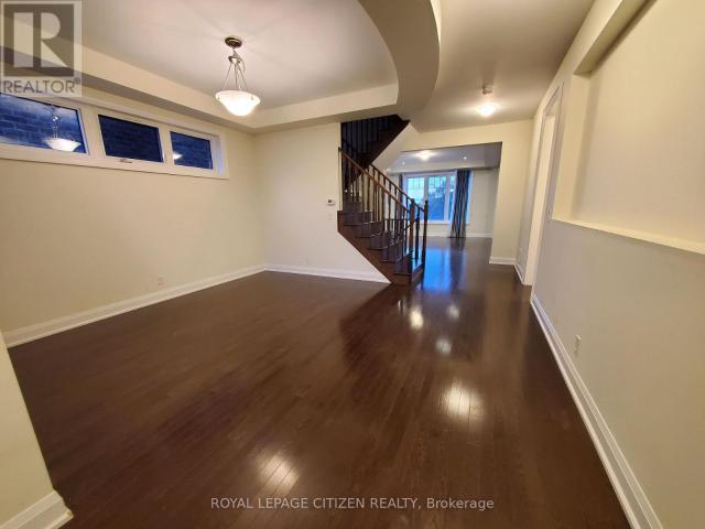 apartment at 211 SYMINGTON AVENUE, Oshawa, Ontario, L1L0J8