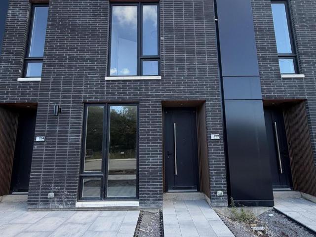 apartment at 212 ELLIS AVENUE, St. Catharines, Ontario, L2P0H2