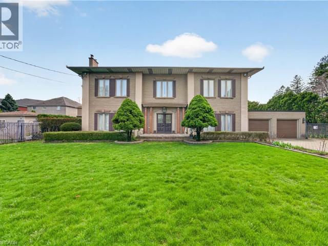apartment at 213 STONE CHURCH Road W, Hamilton, Ontario, L9B1A2