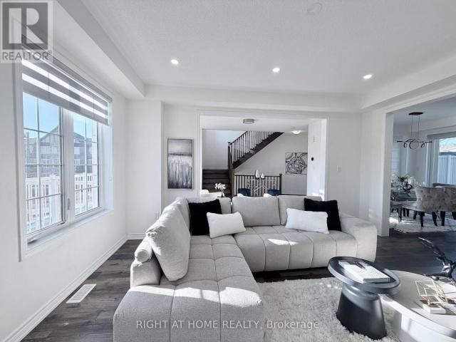 apartment at 21 UPPER 1222 ROSE WAY, Milton, Ontario, L9E1P2