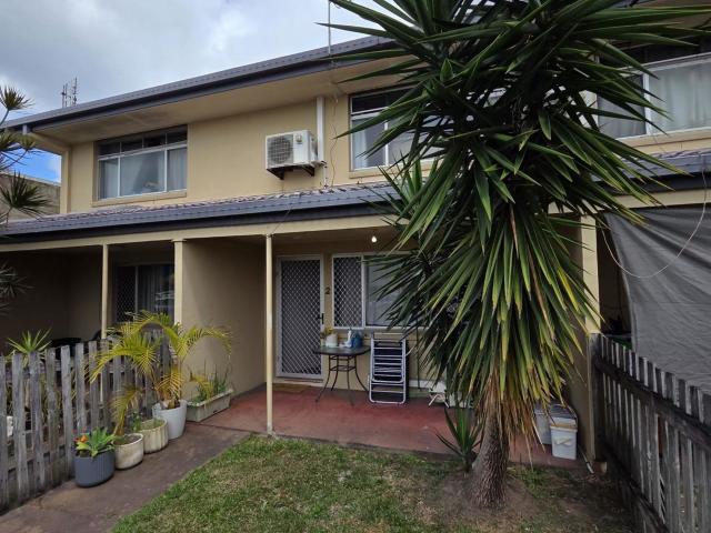 apartment at 2/1a Canberra Street, North Mackay,Australia