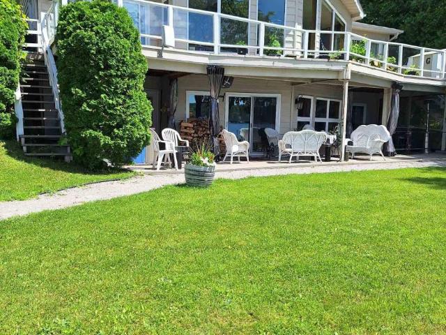 apartment at 225 EIGHT MILE POINT ROAD SE