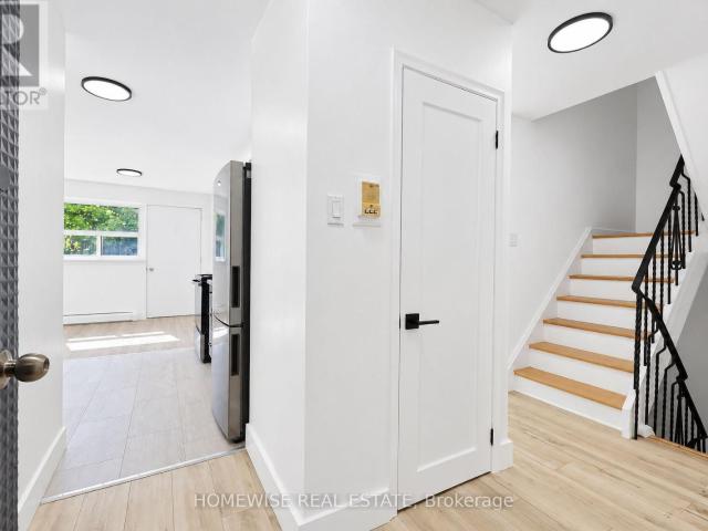 apartment at 22 35 SWORDBILL DRIVE, Toronto, Ontario, M9A4V3