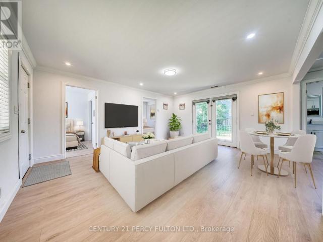 apartment at 242 SIMCOE AVENUE, Georgina, Ontario, L4P2H8