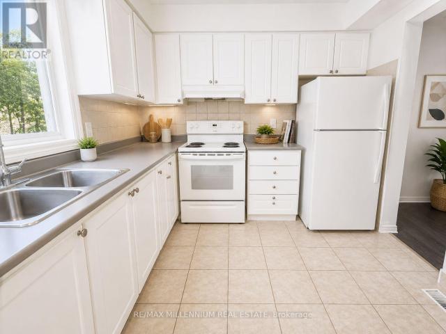 apartment at 24 414 STONE ROAD, Guelph, Ontario, N1G3E1