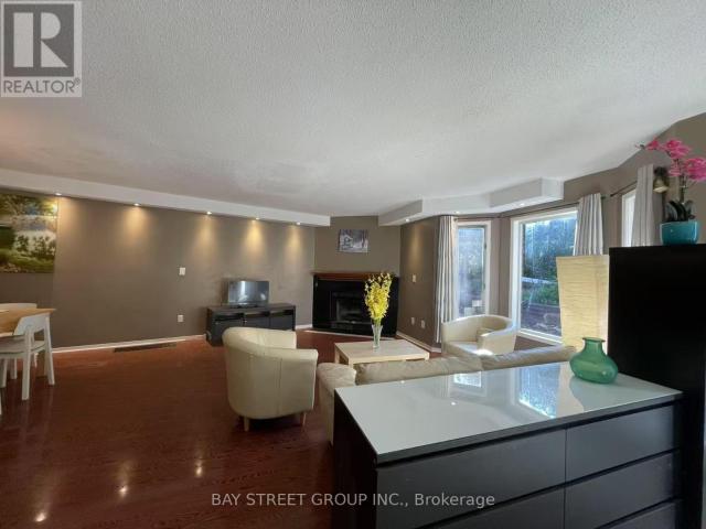 apartment at 2589 ADDINGHAM CRESCENT, Oakville, Ontario, L6J7K7