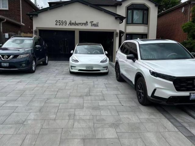 apartment at 2599 AMBERCROFT TRAIL, Mississauga, Ontario, L5M4K5