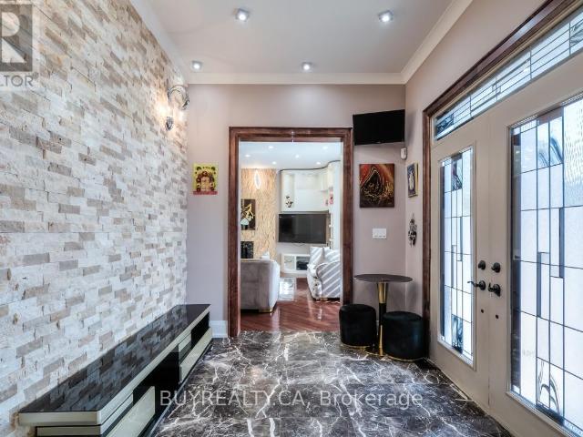apartment at 2530 KING ROAD, King, Ontario, L7B1J7