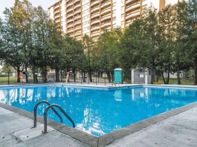 apartment at 263 Dixon Road Etobicoke Toronto M9R 1R6