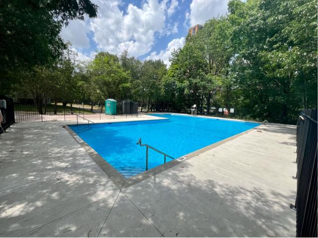 apartment at 263 Dixon Road Etobicoke Toronto M9R 1R6