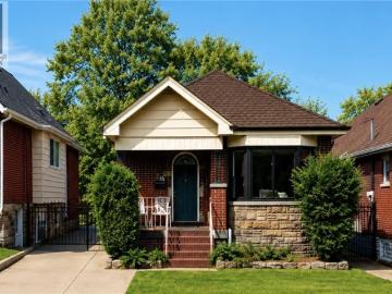apartment at 278 HUXLEY Avenue S