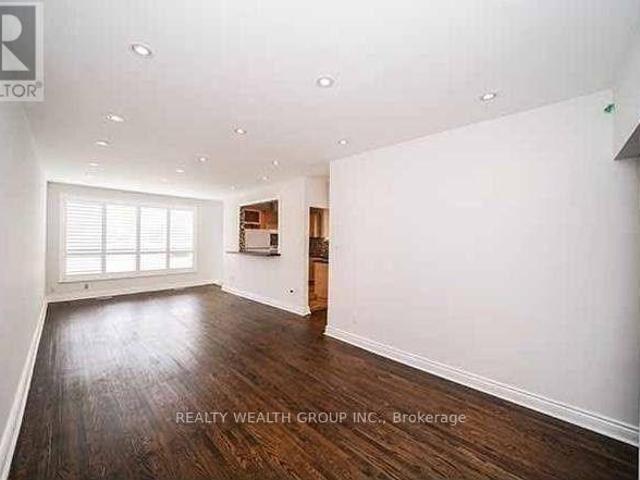 apartment at 271 MCCONVEY DRIVE, Richmond Hill, Ontario, L4C3K1