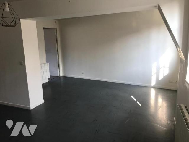 Apartment at 27 Pont de l'Arche, PONT DE L ARCHE, 27340, France
