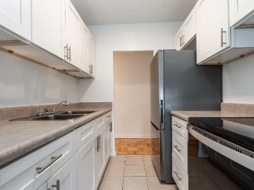apartment at 27 Paxtonia Blvd downsview North York M3K 1V9