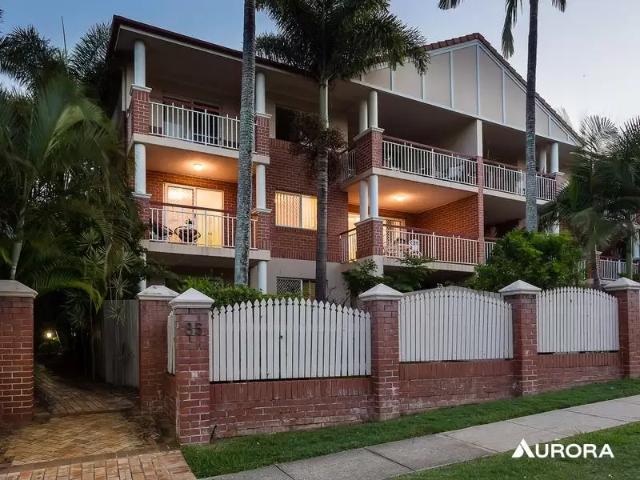 apartment at 2/85 Kitchener Street, Coorparoo, Australia