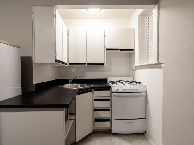 studio at 28 Balmoral Ave. Midtown Toronto M4V 1J4