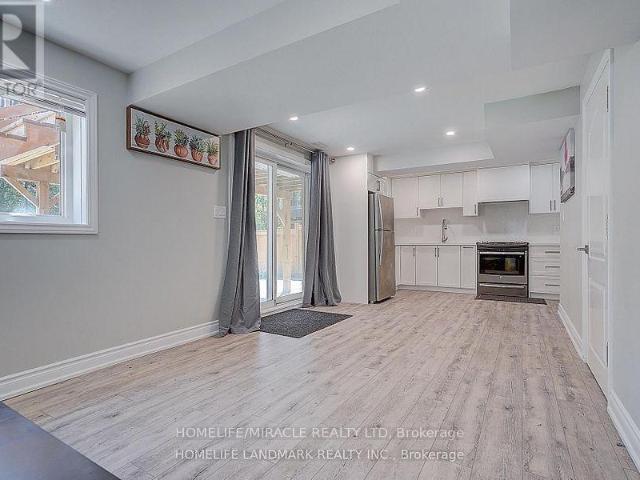 apartment at 28 HUNWICKS CRESCENT, Ajax, Ontario, L1Z0E4