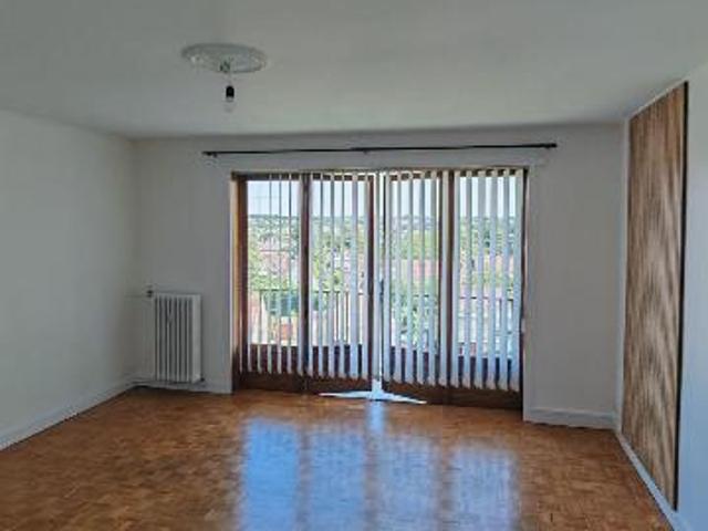 Apartment at 28 Nogent le Rotrou, NOGENT LE ROTROU, 28400, France