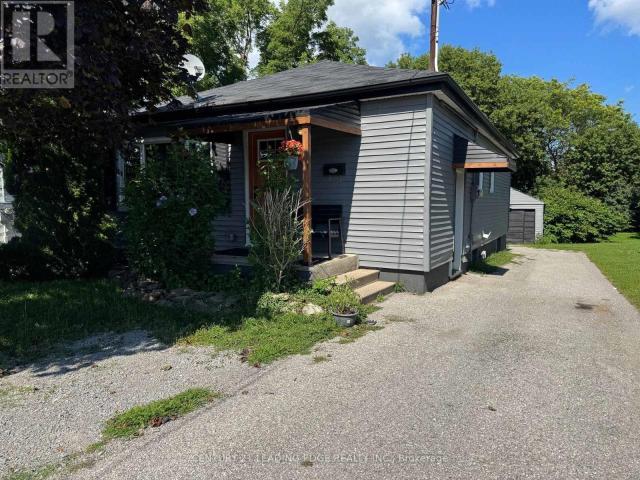 apartment at 293 OSHAWA BOULEVARD N