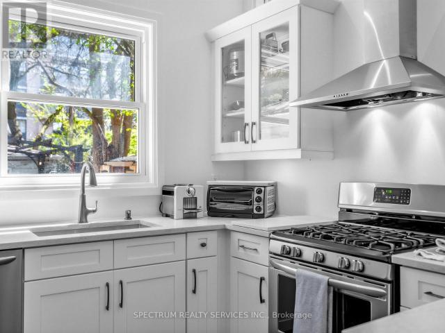 apartment at 29 RAGLAN AVENUE, Toronto, Ontario, M6C2K7