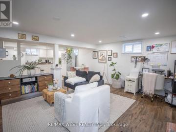 apartment at 2 93 PEEL STREET, Barrie, Ontario, L4M3L5