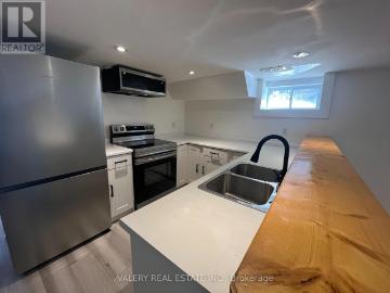 Brantford Town, Ontario - Office room, Terrace