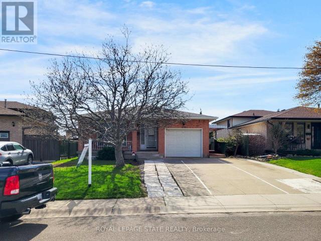apartment at 2 216 RAVENBURY DRIVE, Hamilton, Ontario, L8W2J1