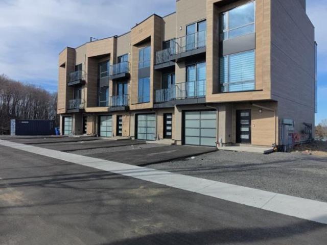 apartment at 2 22 CHAU HA CIRCLE, Huntsville, Ontario, P1H0K3