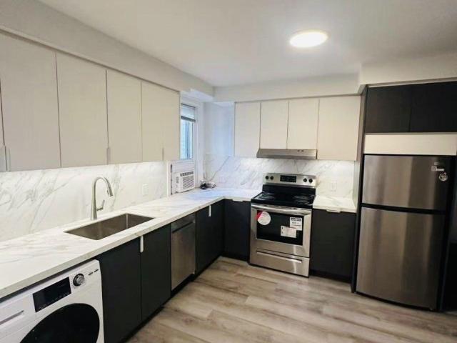 apartment at 2 – 2961 LAKESHORE BOULEVARD W