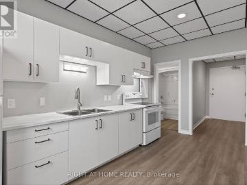 Oxford, Ontario - Office room