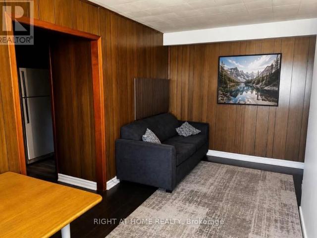 apartment at 2 BRADFORD STREET, East Gwillimbury, Ontario, L9N1L7